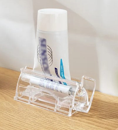 Storcator pasata de dinti, UBX, plastic, 10x4x3.5 cm, alb Storcator pasata de dinti, UBX, plastic, 10x4x3.5 cm, alb